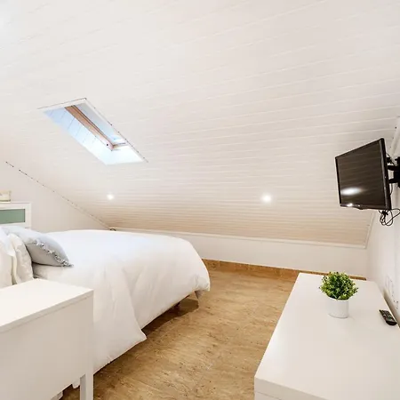 Charming Apartment-1 Minute To The