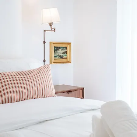 Charming Apartment-1 Minute To The *