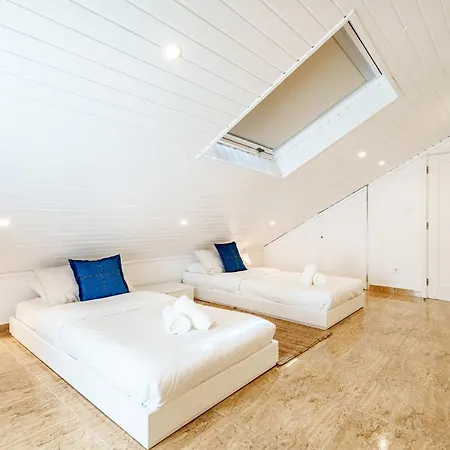 Charming Apartment-1 Minute To The Назаре