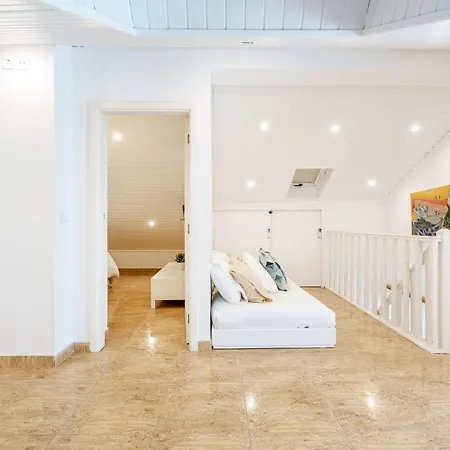 Charming Apartment-1 Minute To The *