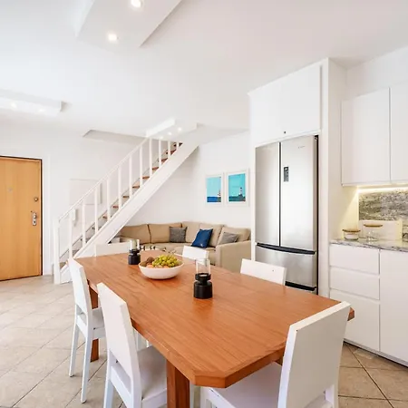 Charming Apartment-1 Minute To The Назаре